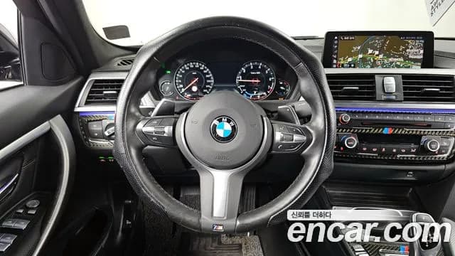 2018 BMW 3 Series (F30) 330i M Sport Shadow Sold VIN WBA8B9109JA826399 – interior seats 2018 BMW 3 Series (F30) 330i M Sport Shadow Sold VIN WBA8B9109JA826399 – interior seats