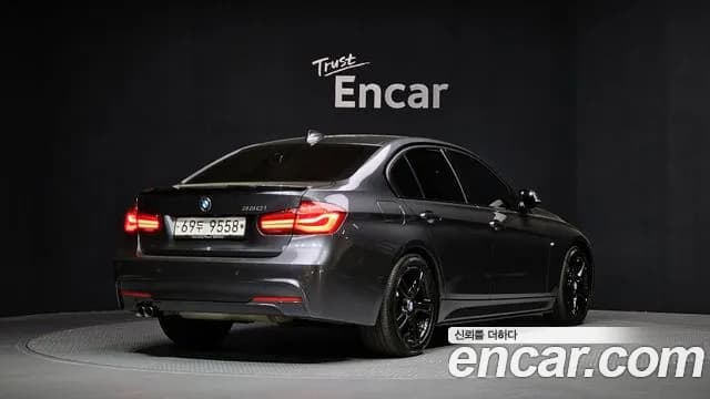2018 BMW 3 Series (F30) 330i M Sport Shadow Sold VIN WBA8B9109JA826399 – photo 15 2018 BMW 3 Series (F30) 330i M Sport Shadow Sold VIN WBA8B9109JA826399 – photo 15