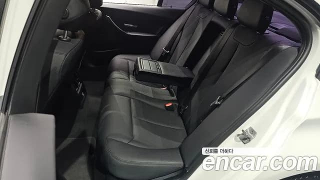 2017 BMW 3Series (F30) 320d Sold VIN WBA8C5100HA070462 – photo 17 2017 BMW 3Series (F30) 320d Sold VIN WBA8C5100HA070462 – photo 17