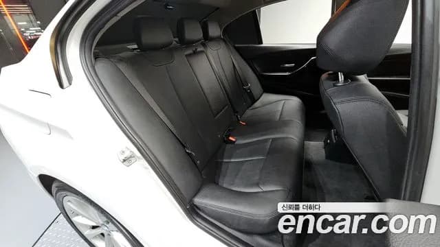 2017 BMW 3Series (F30) 320d Sold VIN WBA8C5100HK857289 – photo 17 2017 BMW 3Series (F30) 320d Sold VIN WBA8C5100HK857289 – photo 17