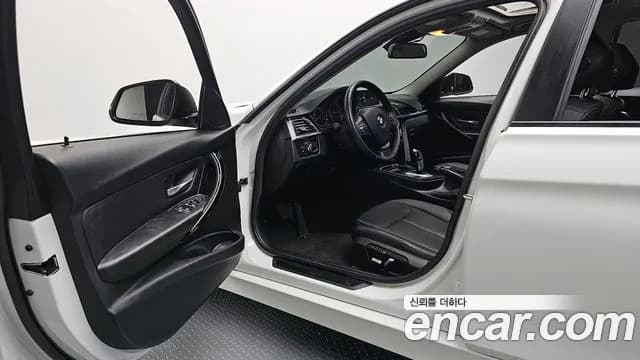 2017 BMW 3Series (F30) 320d Sold VIN WBA8C5100HK857289 – photo 18 2017 BMW 3Series (F30) 320d Sold VIN WBA8C5100HK857289 – photo 18
