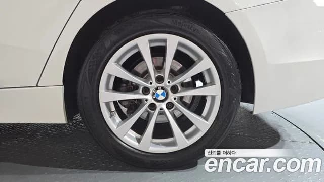 2017 BMW 3Series (F30) 320d Sold VIN WBA8C5103HK857755 – undercarriage 2017 BMW 3Series (F30) 320d Sold VIN WBA8C5103HK857755 – undercarriage