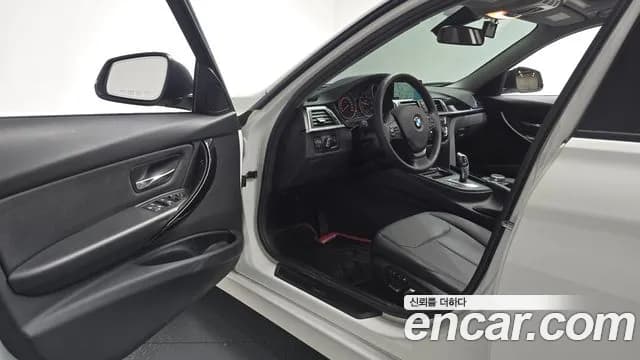 2017 BMW 3Series (F30) 320d Sold VIN WBA8C5103HK857755 – photo 12 2017 BMW 3Series (F30) 320d Sold VIN WBA8C5103HK857755 – photo 12