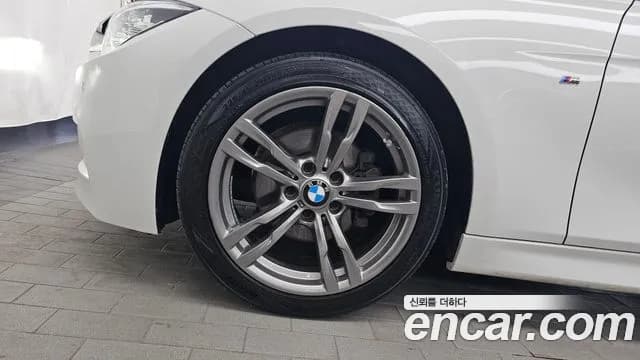 2018 BMW 3 Series (F30) 320d M Sport Sold VIN WBA8C5103J5L44459 – side profile 2018 BMW 3 Series (F30) 320d M Sport Sold VIN WBA8C5103J5L44459 – side profile
