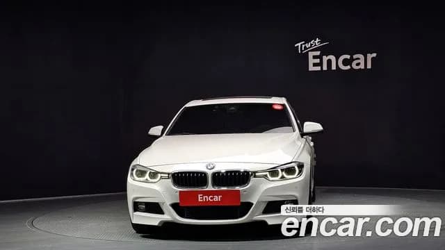 2018 BMW 3 Series (F30) 320d M Sport Sold VIN WBA8C5103J5L44459 – photo 18 2018 BMW 3 Series (F30) 320d M Sport Sold VIN WBA8C5103J5L44459 – photo 18