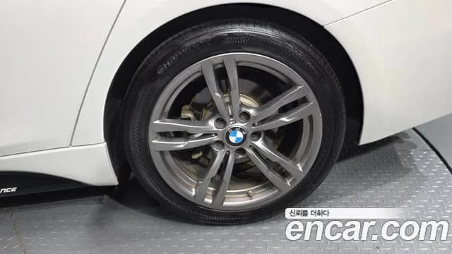 2018 BMW 3 Series (F30) 320d M Sport Sold VIN WBA8C5103J5L45420 – rear exterior 2018 BMW 3 Series (F30) 320d M Sport Sold VIN WBA8C5103J5L45420 – rear exterior