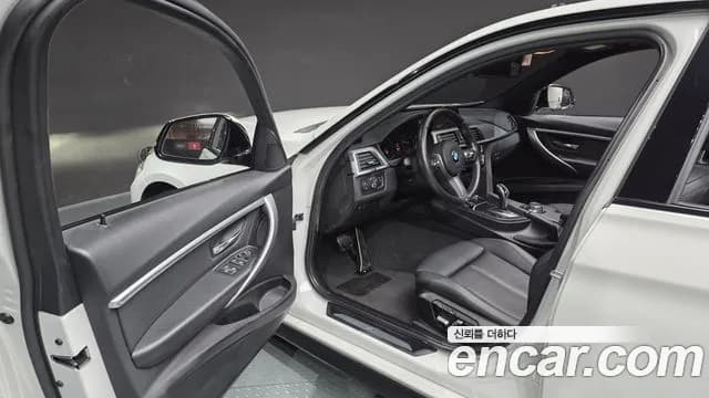 2018 BMW 3 Series (F30) 320d M Sport Sold VIN WBA8C5103J5L45420 – interior seats 2018 BMW 3 Series (F30) 320d M Sport Sold VIN WBA8C5103J5L45420 – interior seats