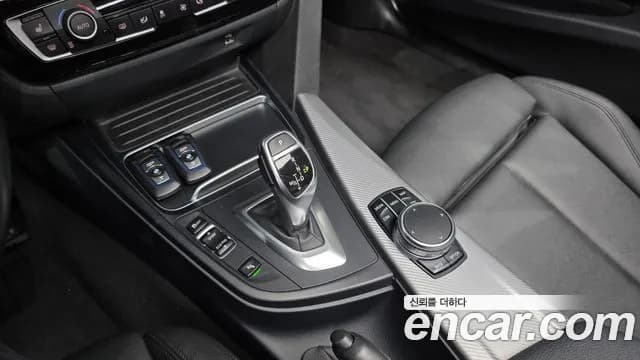 2018 BMW 3 Series (F30) 320d M Sport Sold VIN WBA8C5103J5L45420 – photo 16 2018 BMW 3 Series (F30) 320d M Sport Sold VIN WBA8C5103J5L45420 – photo 16
