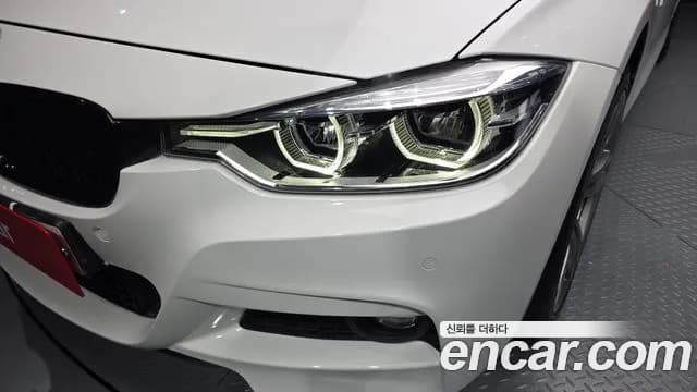 2018 BMW 3 Series (F30) 320d M Sport Sold VIN WBA8C5103J5L45420 – photo 19 2018 BMW 3 Series (F30) 320d M Sport Sold VIN WBA8C5103J5L45420 – photo 19