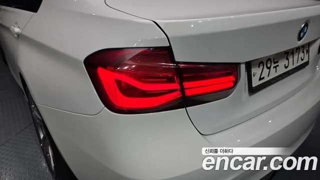 2018 BMW 3 Series (F30) 320d M Sport Sold VIN WBA8C5103J5L45420 – photo 30 2018 BMW 3 Series (F30) 320d M Sport Sold VIN WBA8C5103J5L45420 – photo 30