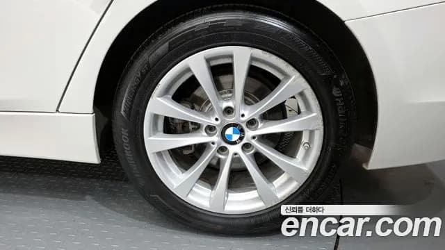 2018 BMW 3Series (F30) 320d Sold VIN WBA8C5103JA076214 – photo 30 2018 BMW 3Series (F30) 320d Sold VIN WBA8C5103JA076214 – photo 30