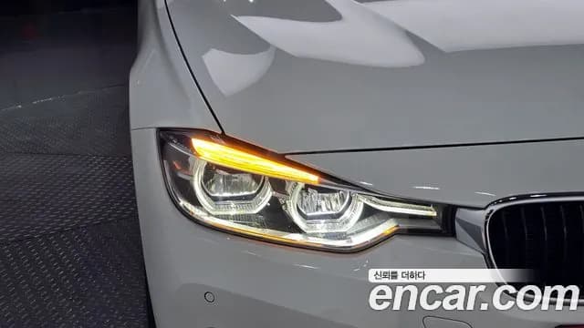 2018 BMW 3Series (F30) 320d Sold VIN WBA8C5105J5L46472 – trunk area 2018 BMW 3Series (F30) 320d Sold VIN WBA8C5105J5L46472 – trunk area