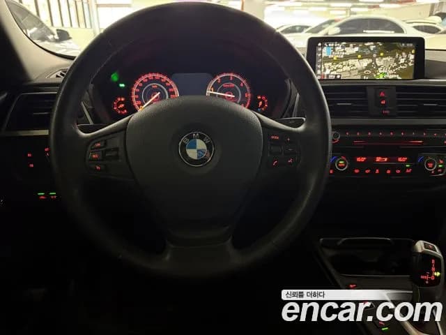 2018 BMW 3Series (F30) 320d Sold VIN WBA8C5105J5L46472 – photo 12 2018 BMW 3Series (F30) 320d Sold VIN WBA8C5105J5L46472 – photo 12