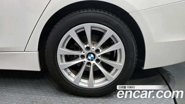 2018 BMW 3Series (F30) 320d Sold VIN WBA8C5105J5L46472 – photo 19 2018 BMW 3Series (F30) 320d Sold VIN WBA8C5105J5L46472 – photo 19
