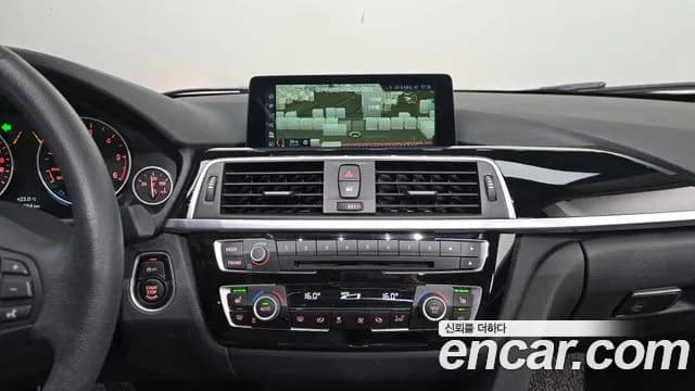 2017 BMW 3Series (F30) 320d Sold VIN WBA8C5106HA068960 – exterior detail 2017 BMW 3Series (F30) 320d Sold VIN WBA8C5106HA068960 – exterior detail