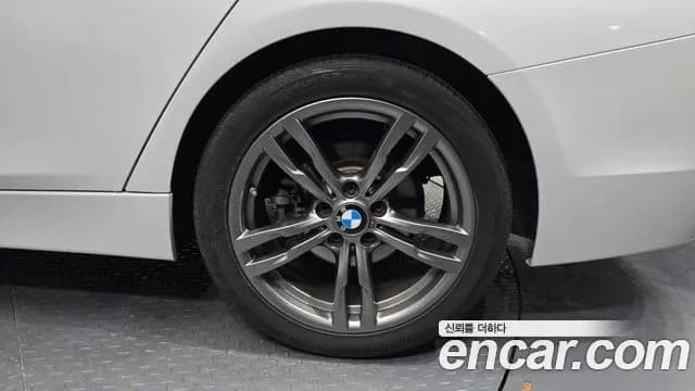 2017 BMW 3Series (F30) 320d Sold VIN WBA8C5106HA068960 – photo 24 2017 BMW 3Series (F30) 320d Sold VIN WBA8C5106HA068960 – photo 24