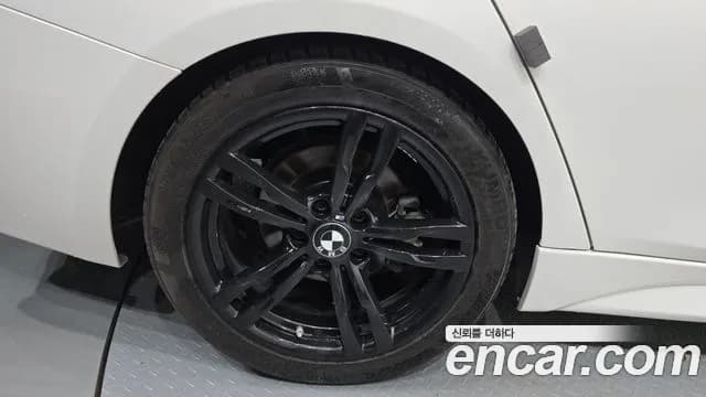 2018 BMW 3Series (F30) 320d M Sport Sold VIN WBA8C5106J5L44469 – photo 13 2018 BMW 3Series (F30) 320d M Sport Sold VIN WBA8C5106J5L44469 – photo 13