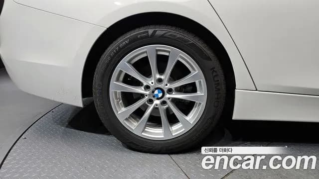 2017 BMW 3Series (F30) 320d Sold VIN WBA8C5107HA070250 – front exterior 2017 BMW 3Series (F30) 320d Sold VIN WBA8C5107HA070250 – front exterior