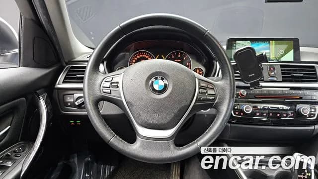 2017 BMW 3Series (F30) 320d Sold VIN WBA8C5107HA070250 – photo 11 2017 BMW 3Series (F30) 320d Sold VIN WBA8C5107HA070250 – photo 11