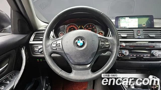 2018 BMW 3Series (F30) 320d Sold VIN WBA8C5108JK733938 – interior seats 2018 BMW 3Series (F30) 320d Sold VIN WBA8C5108JK733938 – interior seats