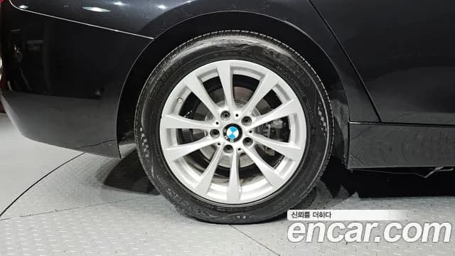 2018 BMW 3Series (F30) 320d Sold VIN WBA8C5108JK733938 – photo 14 2018 BMW 3Series (F30) 320d Sold VIN WBA8C5108JK733938 – photo 14