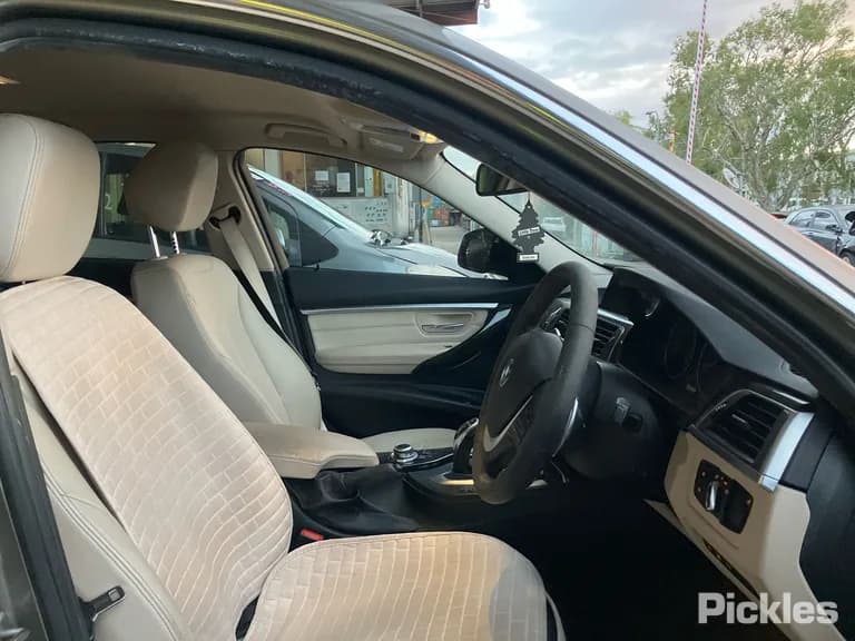 2016 BMW 3 Series Used VIN WBA8C56070NU24709 – exterior detail 2016 BMW 3 Series Used VIN WBA8C56070NU24709 – exterior detail