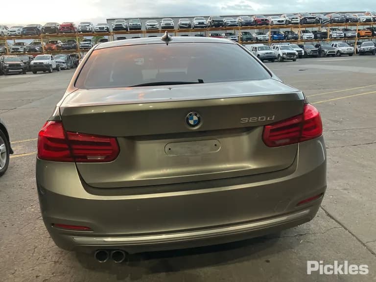 2016 BMW 3 Series Used VIN WBA8C56070NU24709 – odometer reading 2016 BMW 3 Series Used VIN WBA8C56070NU24709 – odometer reading