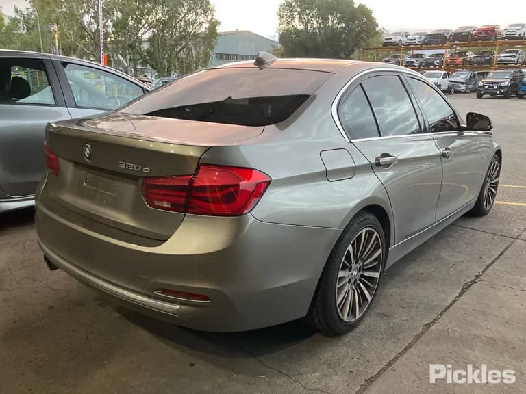 2016 BMW 3 Series Used VIN WBA8C56070NU24709 – photo 11 2016 BMW 3 Series Used VIN WBA8C56070NU24709 – photo 11