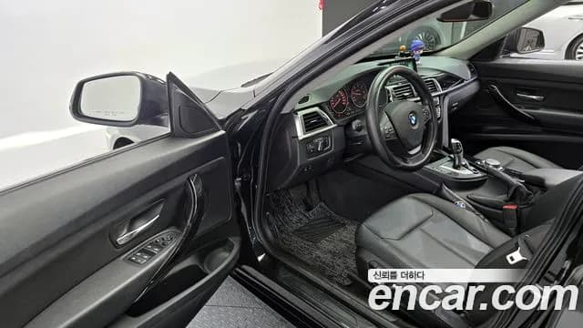 2017 BMW 3Series GT (F34) GT 320d Sold VIN WBA8T3104HG536962 – side profile 2017 BMW 3Series GT (F34) GT 320d Sold VIN WBA8T3104HG536962 – side profile