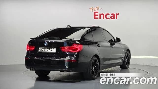 2017 BMW 3Series GT (F34) GT 320d Sold VIN WBA8T3104HG536962 – trunk area 2017 BMW 3Series GT (F34) GT 320d Sold VIN WBA8T3104HG536962 – trunk area