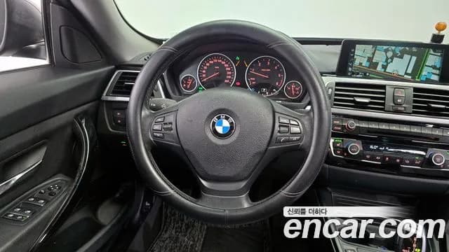 2017 BMW 3Series GT (F34) GT 320d Sold VIN WBA8T3104HG536962 – photo 13 2017 BMW 3Series GT (F34) GT 320d Sold VIN WBA8T3104HG536962 – photo 13