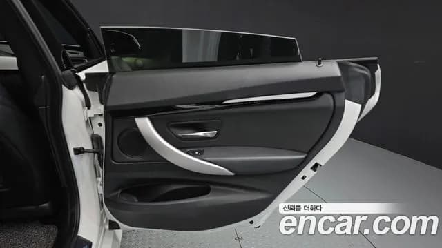 2020 BMW 3Series GT (F34) GT 320d M Sport Premium Sold VIN WBA8T3105LCE73745 – exterior detail 2020 BMW 3Series GT (F34) GT 320d M Sport Premium Sold VIN WBA8T3105LCE73745 – exterior detail