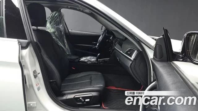 2020 BMW 3Series GT (F34) GT 320d Sold VIN WBA8T3106LBX94437 – rear exterior 2020 BMW 3Series GT (F34) GT 320d Sold VIN WBA8T3106LBX94437 – rear exterior