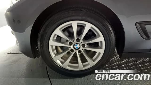 2018 BMW 3Series GT (F34) GT 320d Sold VIN WBA8T3107JGA84238 – trunk area 2018 BMW 3Series GT (F34) GT 320d Sold VIN WBA8T3107JGA84238 – trunk area