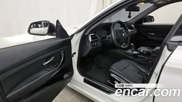 2018 BMW 3Series GT (F34) GT 320d Sold VIN WBA8T3107JGB15875 – photo 20 2018 BMW 3Series GT (F34) GT 320d Sold VIN WBA8T3107JGB15875 – photo 20