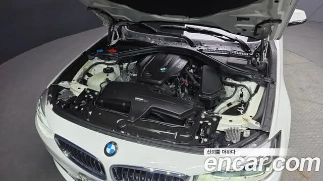 2017 BMW 3Series GT (F34) GT 320d Luxury Sold VIN WBA8T3109HG802038 – photo 13 2017 BMW 3Series GT (F34) GT 320d Luxury Sold VIN WBA8T3109HG802038 – photo 13