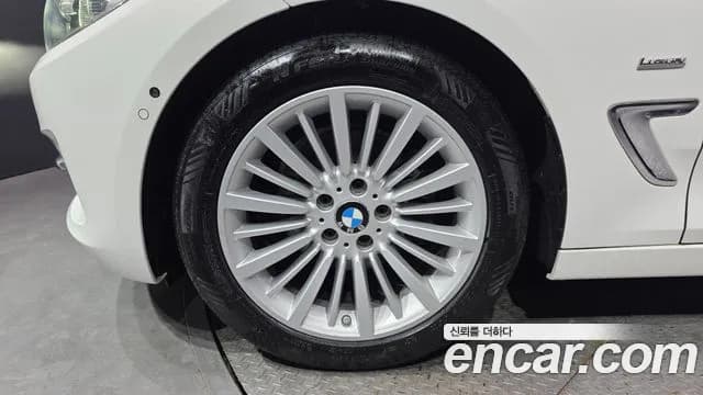 2017 BMW 3Series GT (F34) GT 320d Luxury Sold VIN WBA8T3109HG802038 – photo 17 2017 BMW 3Series GT (F34) GT 320d Luxury Sold VIN WBA8T3109HG802038 – photo 17