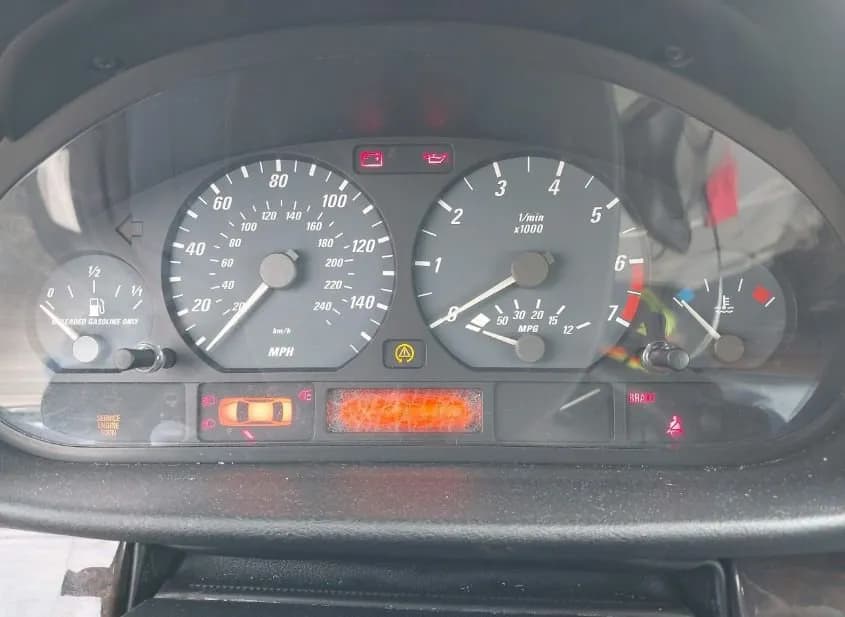 2002 BMW 325Ci Used VIN WBABS33402JY42995 – interior seats 2002 BMW 325Ci Used VIN WBABS33402JY42995 – interior seats