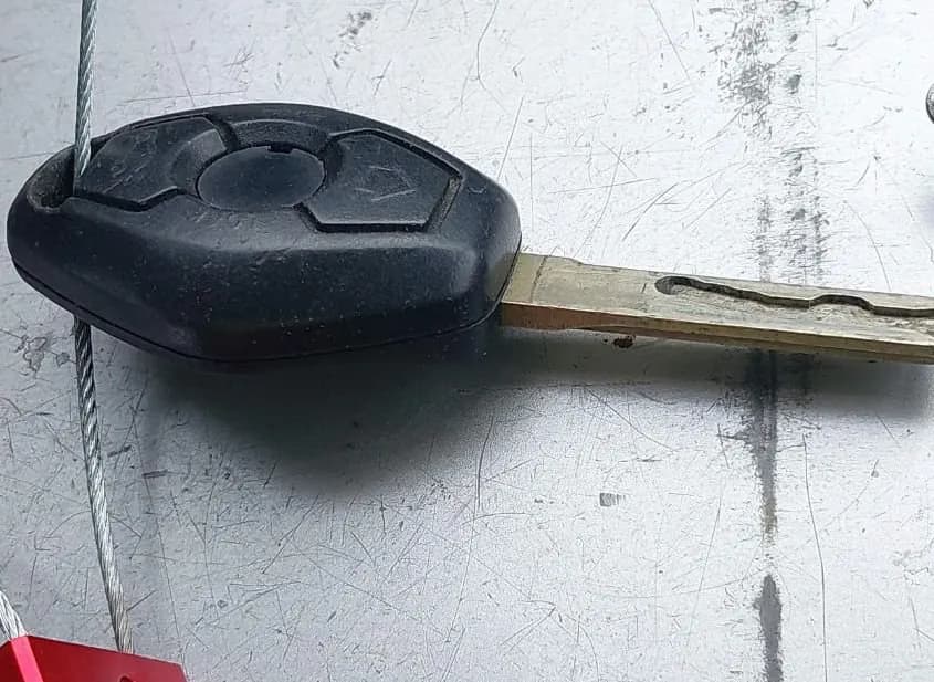 2002 BMW 325Ci Used VIN WBABS33402JY42995 – engine bay 2002 BMW 325Ci Used VIN WBABS33402JY42995 – engine bay