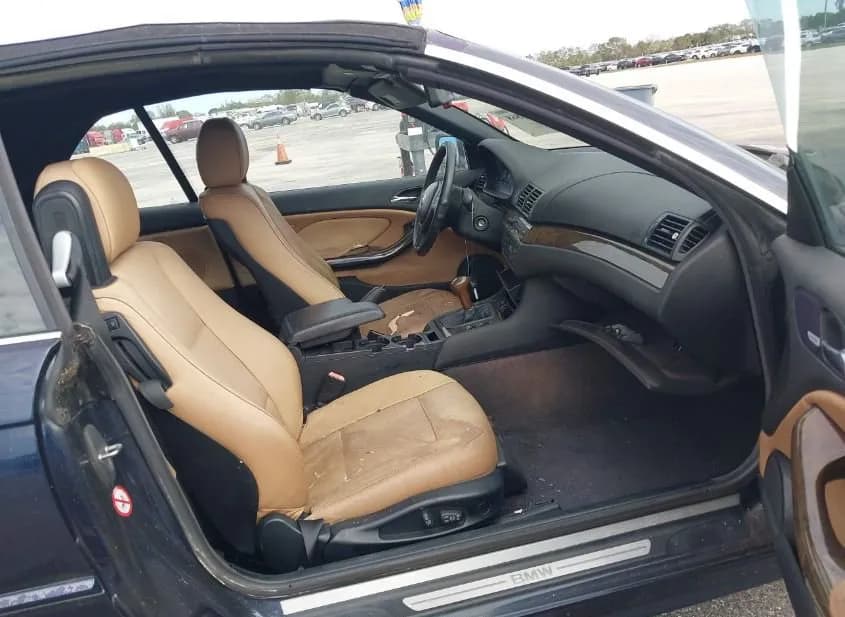 2002 BMW 325Ci Used VIN WBABS33402JY42995 – exterior detail 2002 BMW 325Ci Used VIN WBABS33402JY42995 – exterior detail