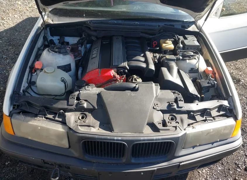 1992 BMW 325i Used VIN WBACB3319NFE02570 – side profile 1992 BMW 325i Used VIN WBACB3319NFE02570 – side profile