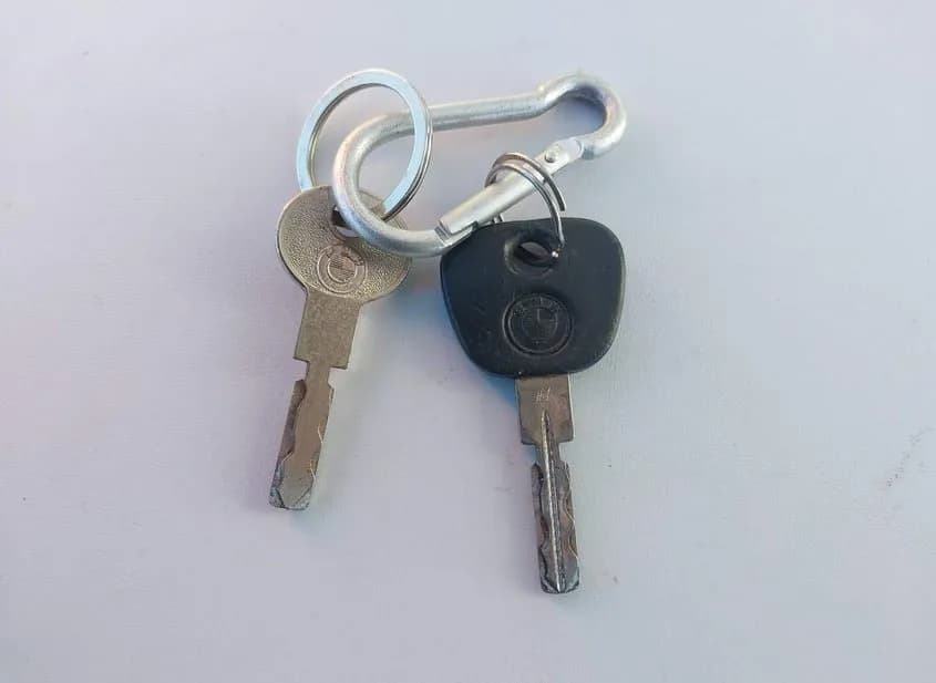 1992 BMW 325i Used VIN WBACB3319NFE02570 – interior seats 1992 BMW 325i Used VIN WBACB3319NFE02570 – interior seats