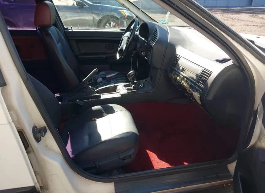 1992 BMW 325i Used VIN WBACB3319NFE02570 – trunk area 1992 BMW 325i Used VIN WBACB3319NFE02570 – trunk area