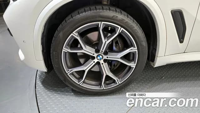 2021 BMW X5 (G05) xDrive 40i M Sport Sold VIN WBACR6105M9G35074 – exterior detail 2021 BMW X5 (G05) xDrive 40i M Sport Sold VIN WBACR6105M9G35074 – exterior detail
