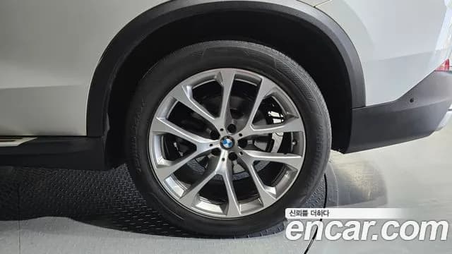 2020 BMW X5 (G05) xDrive 30d xLine Sold VIN WBACV6108L9D33322 – engine bay 2020 BMW X5 (G05) xDrive 30d xLine Sold VIN WBACV6108L9D33322 – engine bay