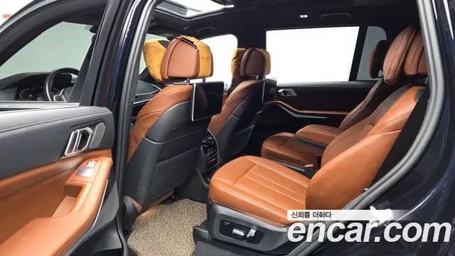 2022 BMW X7 (G07) xDrive 40i M Sport 6STR Sold VIN WBACW2107N9L15786 – interior seats 2022 BMW X7 (G07) xDrive 40i M Sport 6STR Sold VIN WBACW2107N9L15786 – interior seats