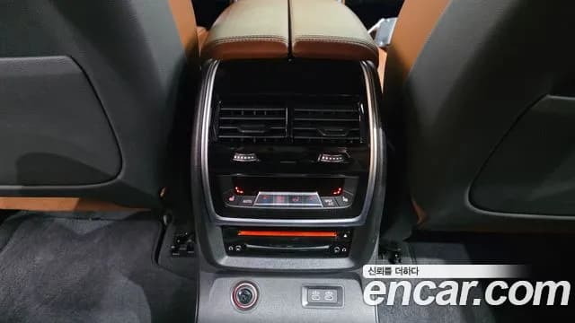 2020 BMW X7 (G07) xDrive 30d M Sport 6 STR Sold VIN WBACW8103L9C91876 – interior seats 2020 BMW X7 (G07) xDrive 30d M Sport 6 STR Sold VIN WBACW8103L9C91876 – interior seats