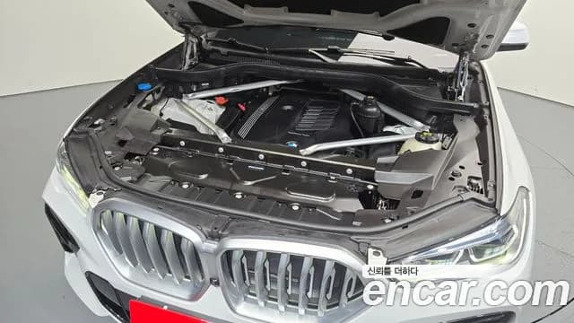 2021 BMW X6 (G06) xDrive40i M Sport Sold VIN WBACY6105M9E73725 – interior seats 2021 BMW X6 (G06) xDrive40i M Sport Sold VIN WBACY6105M9E73725 – interior seats