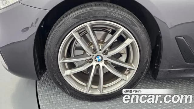 2017 BMW 5Series (G30) 520d M Sport Package Plus Sold VIN WBAJC3101HG921204 – engine bay 2017 BMW 5Series (G30) 520d M Sport Package Plus Sold VIN WBAJC3101HG921204 – engine bay