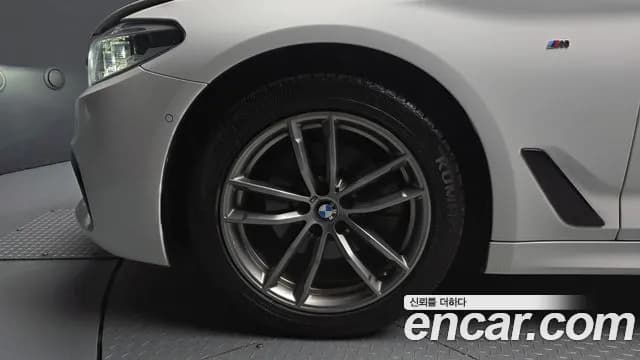 2018 BMW 5 Series (G30) 520d M Sport package Sold VIN WBAJC3102JG997570 – trunk area 2018 BMW 5 Series (G30) 520d M Sport package Sold VIN WBAJC3102JG997570 – trunk area